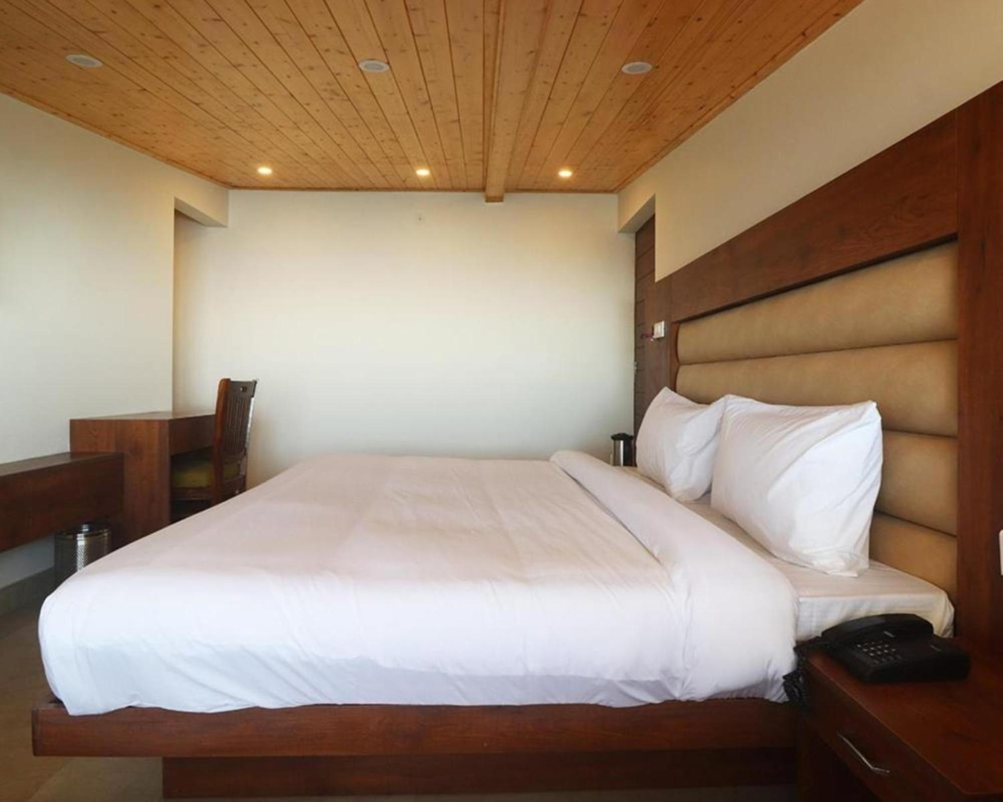Hotel Mussoorie Heights Дехрадун Екстериор снимка