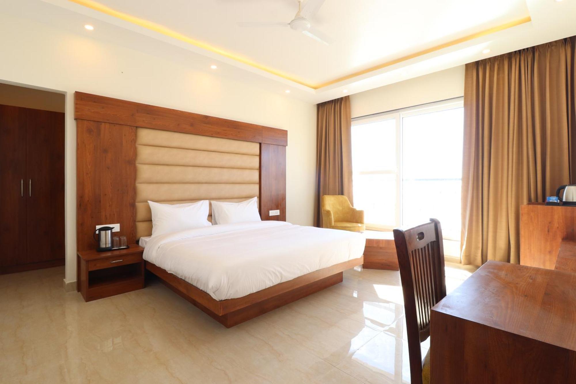 Hotel Mussoorie Heights Дехрадун Екстериор снимка
