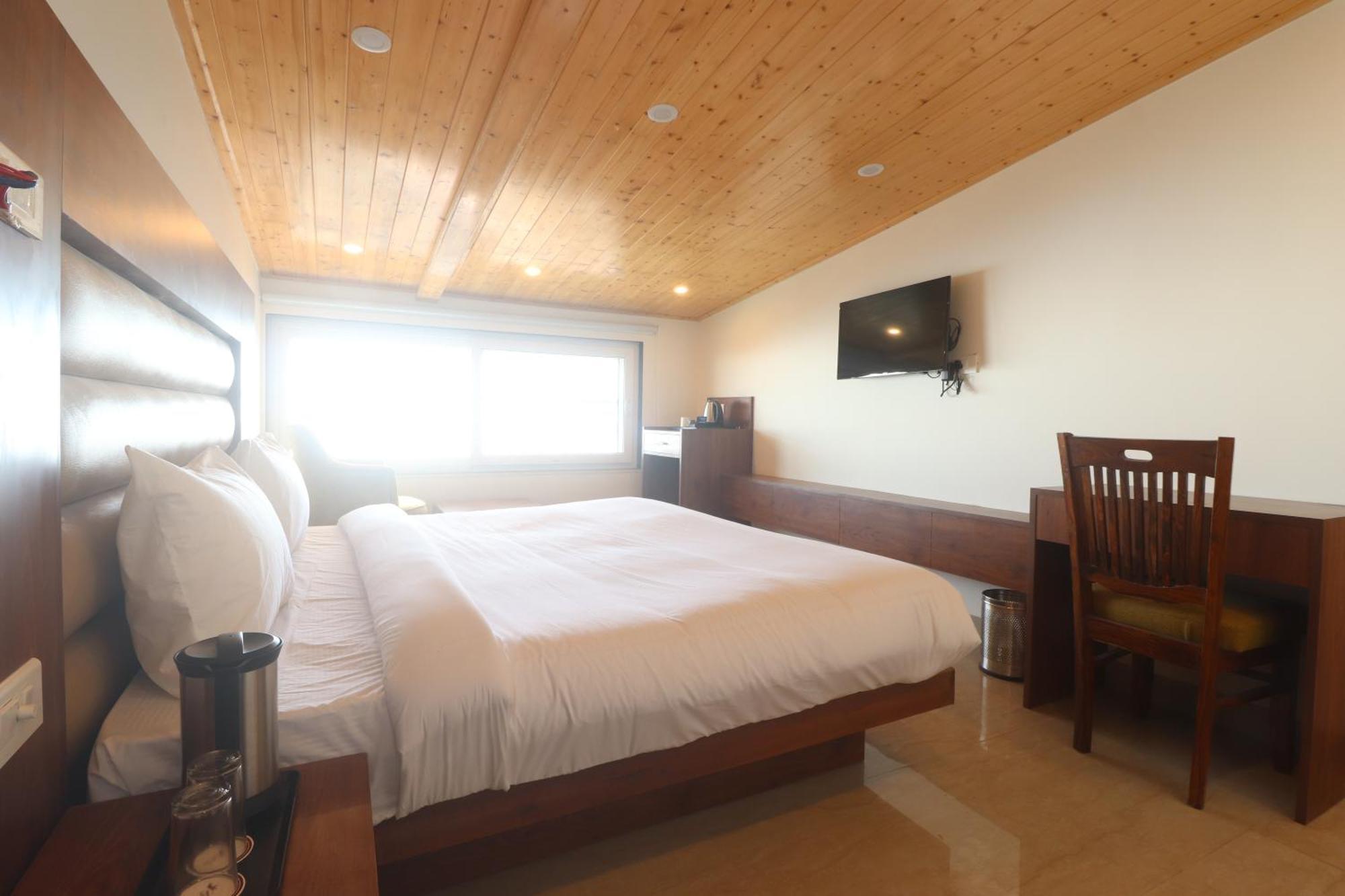 Hotel Mussoorie Heights Дехрадун Екстериор снимка